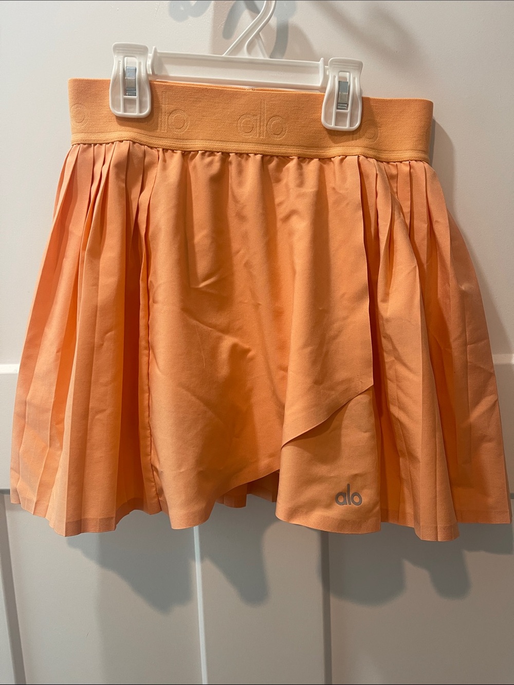 ALO Yoga Peach Pleated Circle Skirt